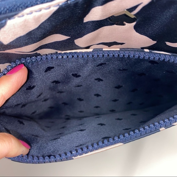 Kate Spade | Flat Crossbody in Jae Garden Vine - Picture 7 of 8